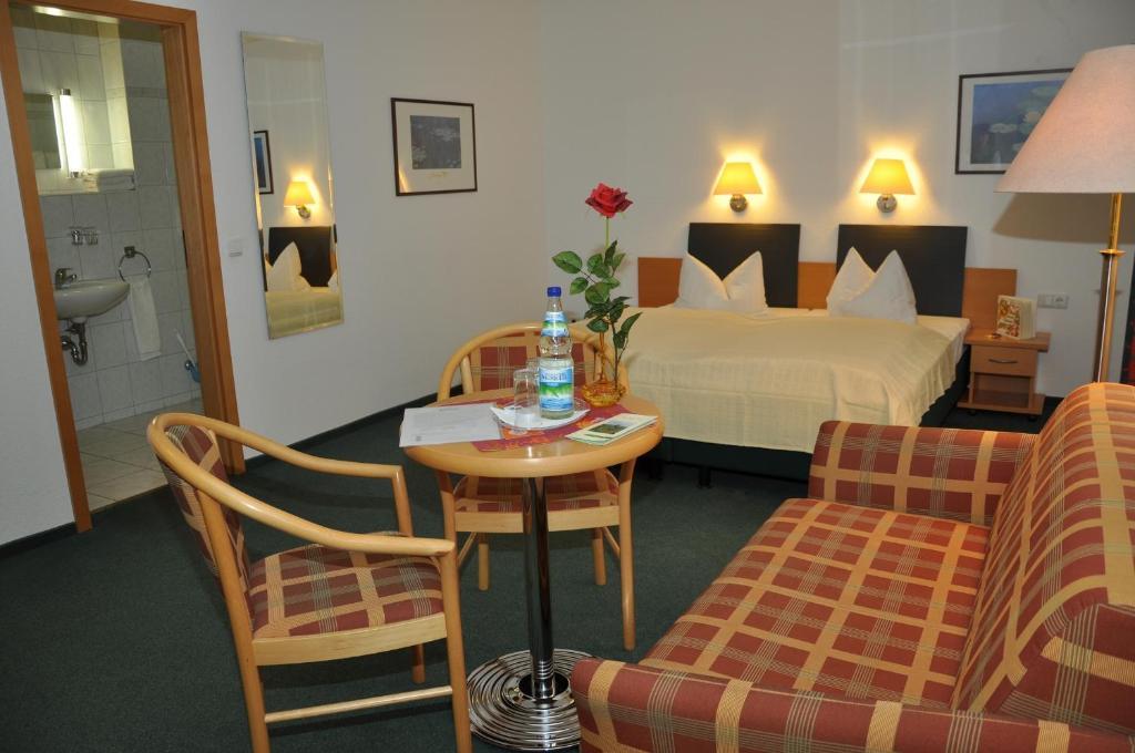 Hotel Am Wald -Garni- Elgersburg Δωμάτιο φωτογραφία